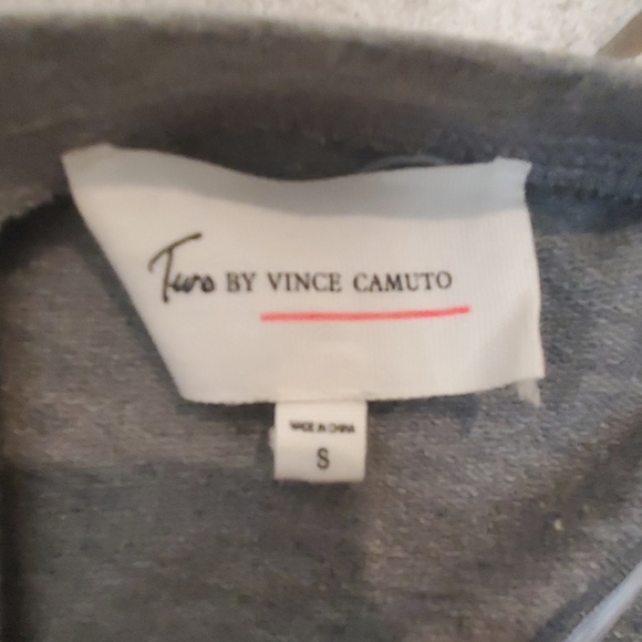 Two by Vince Camuto sweater - Picture 4 of 4